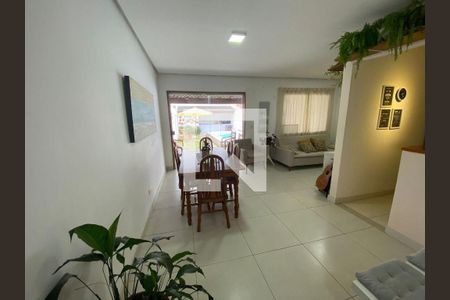 Casa à venda com 3 quartos, 140m² em Itaipu, Niterói