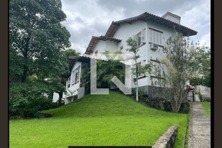 Casa à venda com 3 quartos, 180m² em Maria Paula, Niterói