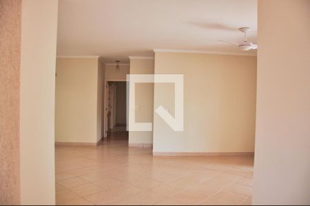 Sala de casa de condomínio para alugar com 3 quartos, 210m² em Vila Hollândia, Campinas