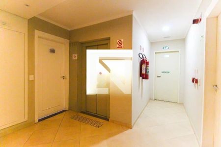 Apartamento à venda com 2 quartos, 46m² em Vila Carmosina, São Paulo