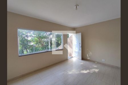 Casa à venda com 3 quartos, 155m² em Jardim Rizzo, São Paulo