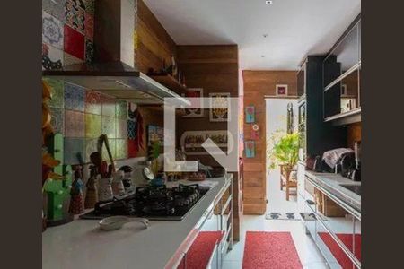 Casa à venda com 3 quartos, 237m² em Jardim Vitória Régia, São Paulo