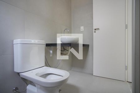 Banheiro da Suíte de apartamento à venda com 1 quarto, 54m² em Três Figueiras, Porto Alegre