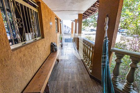 Varanda de casa à venda com 9 quartos, 400m² em Nova Cachoeirinha, Belo Horizonte