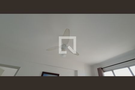 Detalhe da sala de apartamento para alugar com 1 quarto, 40m² em Guilhermina, Praia Grande