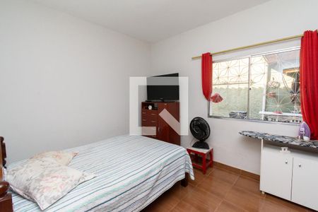 Quarto 1 de casa à venda com 3 quartos, 180m² em Milionários, Belo Horizonte