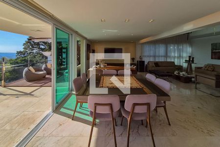 Sala  de casa à venda com 4 quartos, 587m² em Mangabeiras, Belo Horizonte