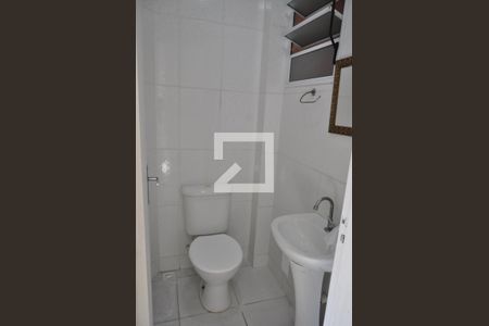 Lavabo de casa de condomínio para alugar com 2 quartos, 170m² em Pilares, Rio de Janeiro