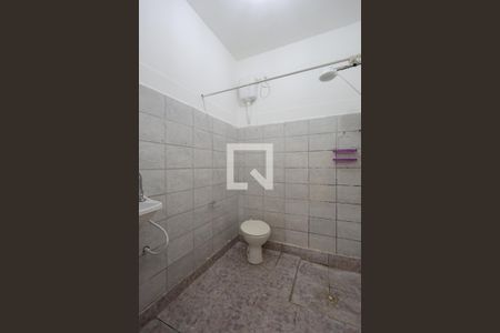 Banheiro de casa para alugar com 1 quarto, 35m² em Vila Maria Luisa, São Paulo