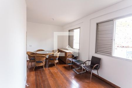 Sala de apartamento para alugar com 3 quartos, 75m² em Santo Antônio, Belo Horizonte