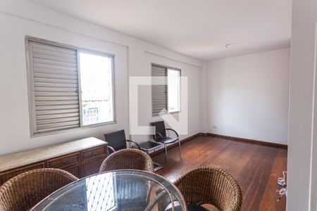 Sala de apartamento para alugar com 3 quartos, 75m² em Santo Antônio, Belo Horizonte