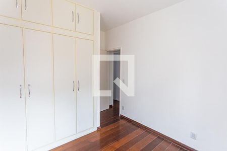 Quarto 1 de apartamento para alugar com 3 quartos, 75m² em Santo Antônio, Belo Horizonte