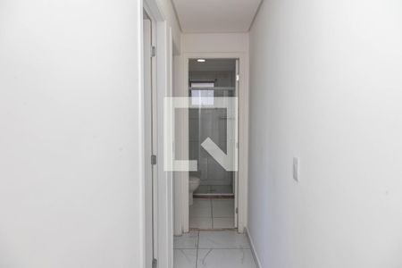 Corredor  de apartamento à venda com 2 quartos, 43m² em Canhema, Diadema