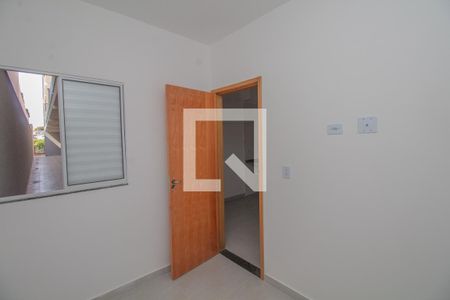 Quarto 2 de apartamento para alugar com 2 quartos, 40m² em Vila Nhocuné, São Paulo