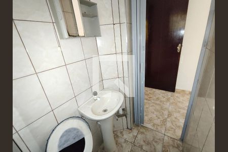 Banheiro da Suíte 1 de casa para alugar com 2 quartos, 60m² em Vila Correa, Ferraz de Vasconcelos