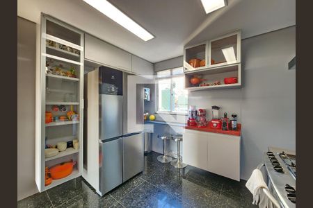 Cozinha de apartamento à venda com 4 quartos, 156m² em Santo Antônio, Belo Horizonte