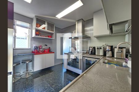 Cozinha de apartamento à venda com 4 quartos, 156m² em Santo Antônio, Belo Horizonte