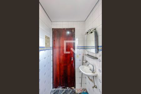 Lavabo de casa para alugar com 3 quartos, 130m² em Vila Bertioga, São Paulo