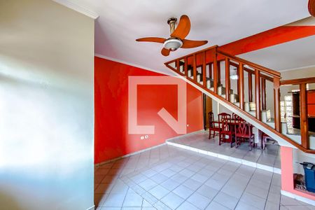 Sala de casa para alugar com 3 quartos, 130m² em Vila Bertioga, São Paulo