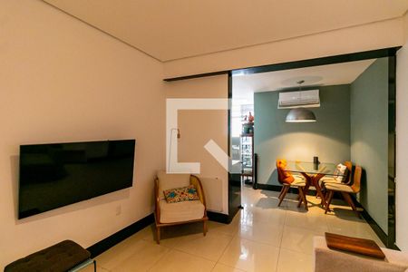 Sala de apartamento à venda com 2 quartos, 75m² em Santo Antônio, Belo Horizonte