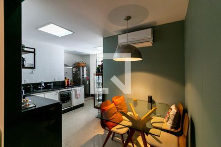 Sala de apartamento à venda com 2 quartos, 75m² em Santo Antônio, Belo Horizonte