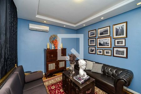 Sala de Estar de casa à venda com 2 quartos, 155m² em Santa Maria Goretti, Porto Alegre