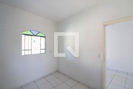 Quarto 1 de casa para alugar com 2 quartos, 60m² em São João Batista, Belo Horizonte