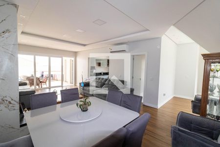 Sala de casa à venda com 4 quartos, 269m² em Guarujá, Porto Alegre