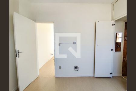 Quarto de apartamento à venda com 1 quarto, 50m² em Santo Antônio, Belo Horizonte