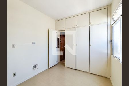 Quarto de apartamento à venda com 1 quarto, 50m² em Santo Antônio, Belo Horizonte