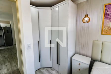 Quarto 1 - Armários de apartamento para alugar com 2 quartos, 47m² em Jardim Maria Rosa, Taboão da Serra