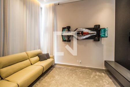 Sala de TV de casa de condomínio à venda com 4 quartos, 822m² em Residencial Tambore Iii, Santana de Parnaíba