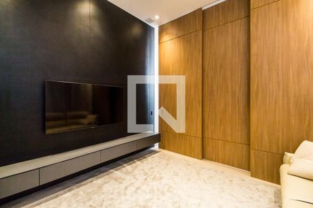 Sala de TV de casa de condomínio à venda com 4 quartos, 822m² em Residencial Tambore Iii, Santana de Parnaíba