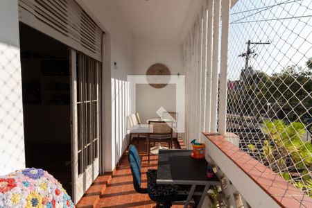 Varanda/Quarto 1 de casa à venda com 2 quartos, 180m² em Jardim Trussardi, São Paulo