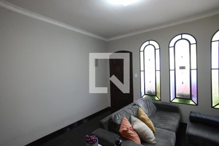 Casa à venda com 130m², 2 quartos e 3 vagasSala