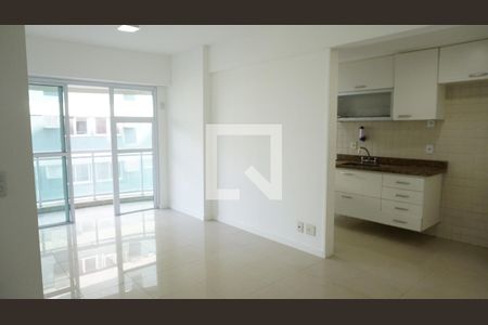 Sala de apartamento à venda com 2 quartos, 68m² em Barra Olímpica, Rio de Janeiro