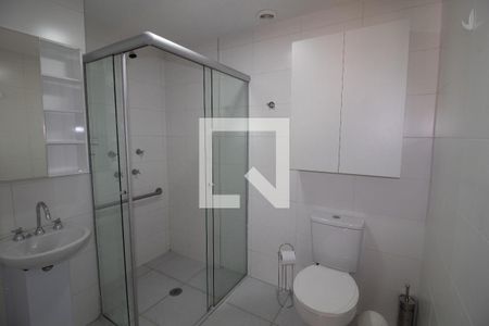 Banheiro de apartamento para alugar com 1 quarto, 30m² em Butantã, São Paulo