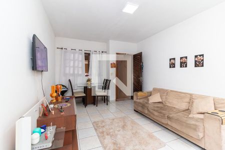 Sala de casa para alugar com 3 quartos, 180m² em Vila Carmosina, São Paulo