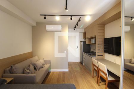 Sala/Quarto de kitnet/studio para alugar com 1 quarto, 24m² em Indianópolis, São Paulo