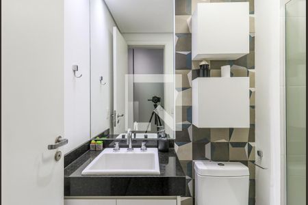 Banheiro de apartamento à venda com 1 quarto, 32m² em Vila Cordeiro, São Paulo