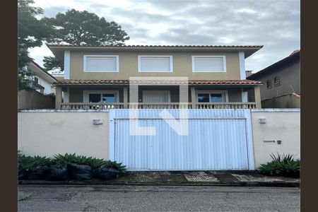 Casa à venda com 4 quartos, 300m² em Vila Sonia, São Paulo