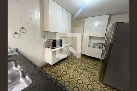 Casa à venda com 4 quartos, 300m² em Vila Sonia, São Paulo