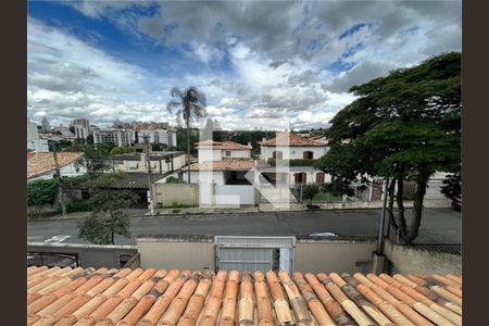 Casa à venda com 4 quartos, 300m² em Vila Sonia, São Paulo