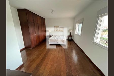 Casa à venda com 4 quartos, 300m² em Vila Sonia, São Paulo