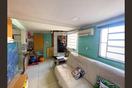 Sala de casa à venda com 2 quartos, 120m² em Eldorado, Contagem