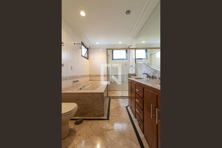 Apartamento para alugar com 220m², 3 quartos e 4 vagas Apartamento para alugar com 220m², 3 quartos e 4 vagasBanheiro do Quarto 1