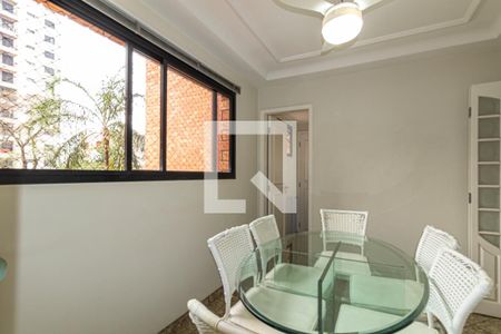 Apartamento para alugar com 220m², 3 quartos e 4 vagas Apartamento para alugar com 220m², 3 quartos e 4 vagasCopa