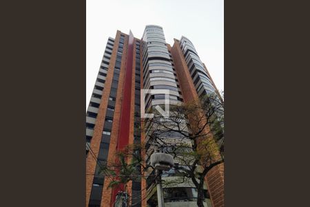 Apartamento para alugar com 220m², 3 quartos e 4 vagas Apartamento para alugar com 220m², 3 quartos e 4 vagasFachada