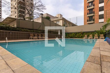 Apartamento para alugar com 220m², 3 quartos e 4 vagas Apartamento para alugar com 220m², 3 quartos e 4 vagasÁrea comum - Piscina