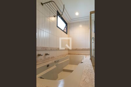 Apartamento para alugar com 220m², 3 quartos e 4 vagas Apartamento para alugar com 220m², 3 quartos e 4 vagasBanheiro do Quarto 1